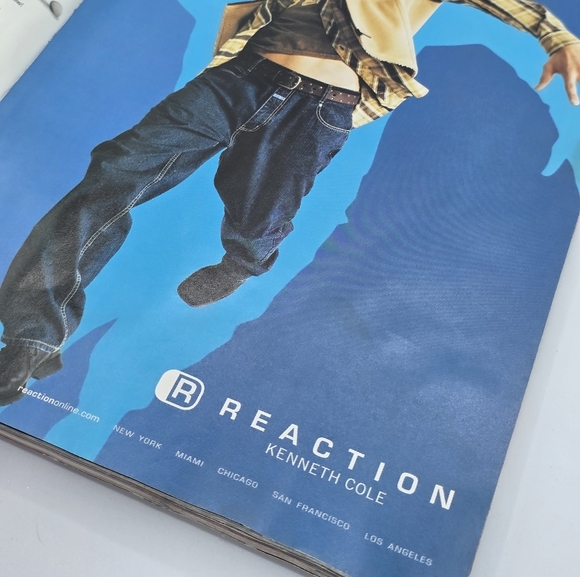 Stuff Magazine October 2002 Paulina Rubio Issue - Picture 9 of 12